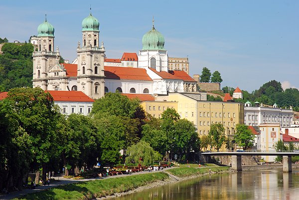 PASSAU CRUCEROS FLUVIALES DANUBIO DANUBE RIVER CRUISES